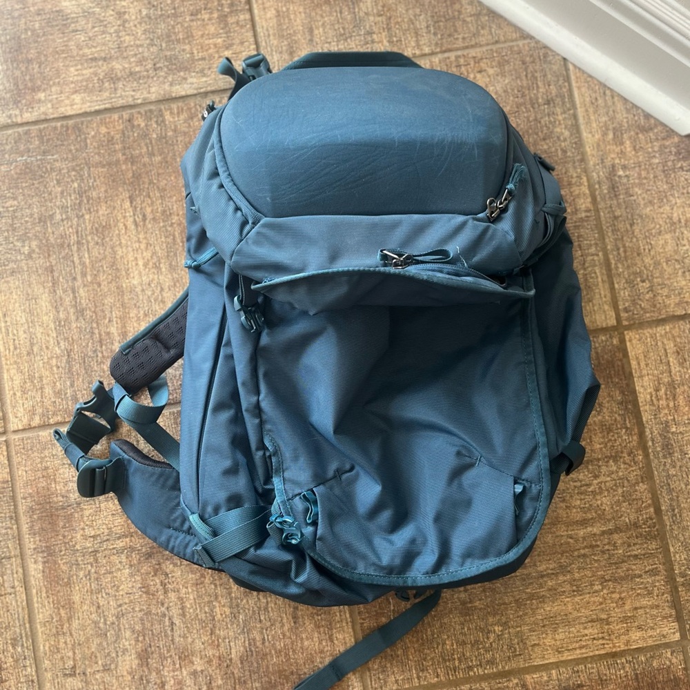 Thule hiking backpack